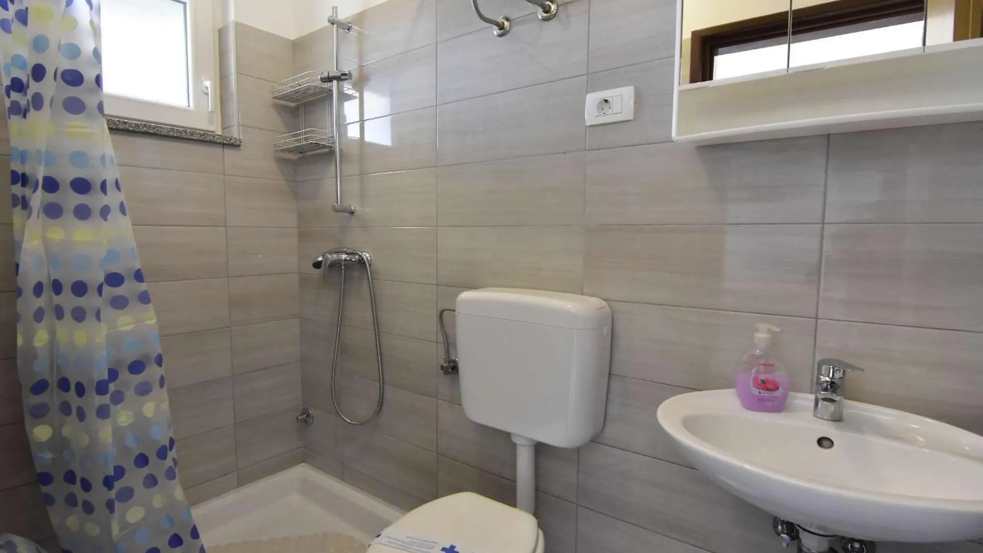 Apartments And Rooms By The Sea Zambratija, Umag - 22685 Savudrija Guest house